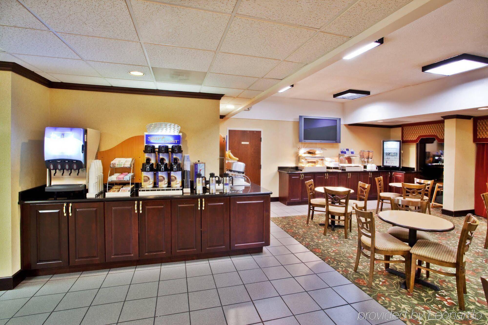 Holiday Inn Express Atlanta W Дугласвилл Экстерьер фото